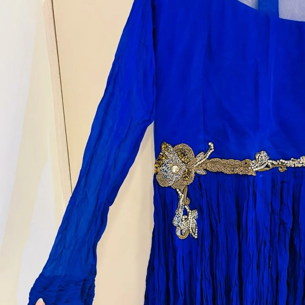 Blue very beautiful gown - Picture 11 of 12